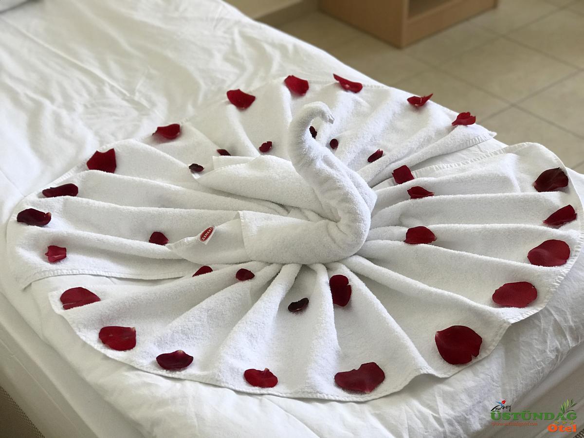 Ustundag Otel Keciborlu ภายนอก รูปภาพ